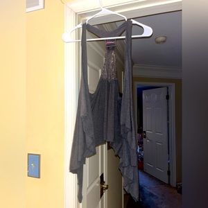 Confess Women’s Gray Flowy Vest w| sequins- size Small-  **ONLY WORN ONCE**